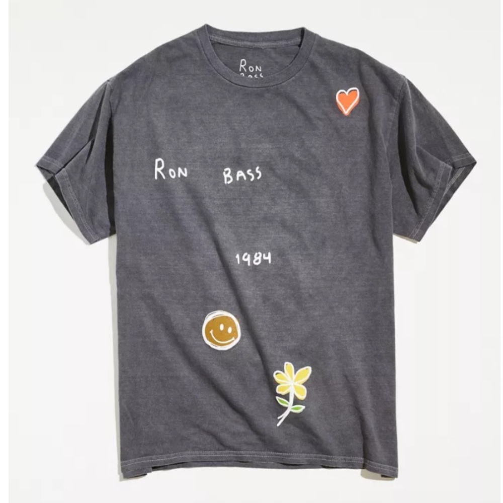 Urban Outfitters Ron Bass Pray For The Prey Tee Size Small